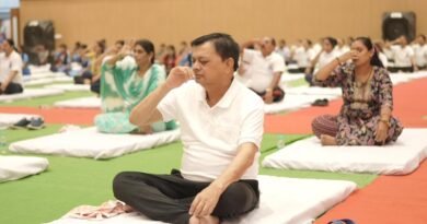 *कैबिनेट मंत्री श्री देवांगन के सानिध्य में सामूहिक योग कार्यक्रम हुआ आयोजित, स्वस्थ जीवनशैली का दिया संदेश, मंत्री श्री देवांगन ने आमजनों से योग को जीवन का अभिन्न अंग बनाने का किया आह्वान,योग, शरीर और मन को स्वस्थ रखने का सर्वोत्तम उपाय है – मंत्री लखन लाल देवांगन*