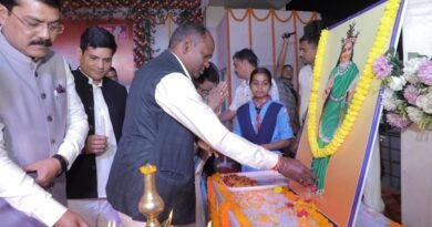 *डॉ. भीमराव अंबेडकर ओपन थियेटर मैदान में जिला स्तरीय राज्योत्सव समारोह का हुआ आगाज,मुख्य अतिथि कटघोरा विधायक  प्रेमचंद पटेल ने राज्योत्सव का किया उद्घाटन,लोकप्रिय जसगीत गायक  दिलीप षड़ंगी दे रहे प्रस्तुति,जसगीत सुनकर दर्शको में उत्साह,स्थानीय कलाकारों द्वारा शानदार सांस्कृतिक कार्यक्रमों को दी गई प्रस्तुति,विभागीय प्रदर्शनी के माध्यम से दिख रही विकास की झलक,मुख्य अतिथि ने राज्योत्सव की दी शुभकामनाएं*