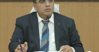 *कलेक्टर ने लिए निर्माण विभागों की समीक्षा बैठक,अप्रारंभ एवं निविदा स्तर के कार्याे में भी शीघ्रता से कार्यवाही पूर्ण करते हुए कार्य प्रारंभ कराएं लापरवाही बर्दाश्त नहीं किया जाएगा कलेक्टर*