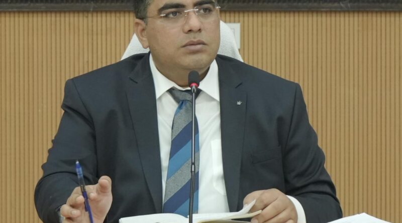 *कलेक्टर ने लिए निर्माण विभागों की समीक्षा बैठक,अप्रारंभ एवं निविदा स्तर के कार्याे में भी शीघ्रता से कार्यवाही पूर्ण करते हुए कार्य प्रारंभ कराएं लापरवाही बर्दाश्त नहीं किया जाएगा कलेक्टर*