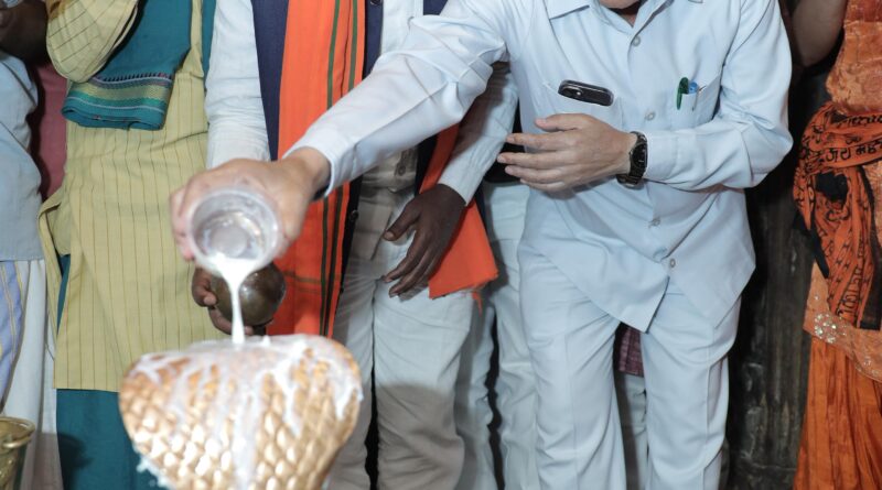 *शिव पूजा एवं माहा आरती, दीपोत्सव और भव्य आतिशबाजी के साथ पाली महोत्सव 2026 का हुआ शुभारंभ,उद्योग मंत्री लखन लाल देवांगन के मुख्य आतिथ्य में हुआ शुभारंभ*