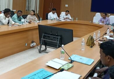 *राजस्व निरीक्षकों एवं पटवारियों की मासिक समीक्षा बैठक संपन्न,मसाहती ग्रामों के सर्वेक्षण कार्य में तेजी लाने के निर्देश, लापरवाही पर 01 राजस्व निरीक्षक एवं 14 पटवारियों को कारण बताओ नोटिस*