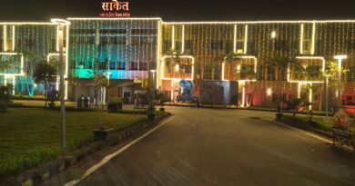 *5 करोड़ 51 लाख नाला निर्माण में नगर पालिका निगम ने अपने चाहते ठेकेदार को काम दिलाने के लिए सारे नियम कानून को ताक में रखकर शासन के नियम कानून को दरकिनार कर काम देने का खेल खेला जा रहा है ऐसे गलत कार्य को रोकने की आवश्यकता है जिससे पूरे पारदर्शिता के साथ ठेकेदार को काम मिल सके और नगर निगम पूरे गुणवत्ता के साथ समय सीमा के भीतर निर्माण कार्य पूरा कर सके छत्तीसगढ़ सरकार बोलती हैं कि पूरे छत्तीसगढ़ में जीरो टॉलरेंस की नीति अपनाई जा रही है तो क्या कोरबा जिले के नगर निगम को विशेष छूट दिया गया है भ्रष्टाचार करने के लिए इन अधिकारियों को मनमानी को तत्काल रोकने की आवश्यकता है जिससे पूरे पारदर्शिता के साथ निर्माण कार्य हो सके*