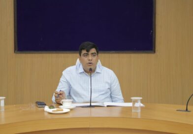 *कलेक्टर ने ठेकेदारों और पीडब्ल्यूडी के अधिकारियों को दिए निर्देश समय सीमा में गुणवत्ता के साथ करें निर्माण कार्य*