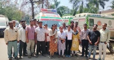 *संजीवनी कर्मियों के कार्यस्थल में फेरबदल से आक्रोशित कर्मियों ने मुख्य चिकित्सा व स्वास्थ्य अधिकारी से की शिकायत*