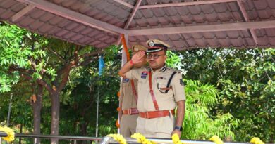 *पुलिस महानिरीक्षक बिलासपुर रेंज रामगोपाल गर्ग ने कहा कि लोग पुलिस एवं डॉक्टर के पास मजबूरी में आते हैं उनकी बातो को सुना हमारी पहली प्राथमिक ड्यूटी है कोरबा जिले का वार्षिक निरीक्षण का समापन में हुए शामिल हुए*
