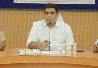 *कोरबा कलेक्टर कुणाल दुदावत ने ली समय-सीमा की बैठक,जिले में 15 सितंबर तक चलेगा वृहद पौधरोपण अभियान,सभी विभागों को तैयारी के निर्देश,सीएम हेल्पलाइन प्रकरणों के निराकरण में धीमी प्रगति पर विद्युत एवं शिक्षा विभाग को नोटिस जारी करने के निर्देश,पीएम किसान-एग्रिस्टेक के लिए लंबित फौती नामांतरण प्रकरण एक माह में निपटाने के निर्देश*