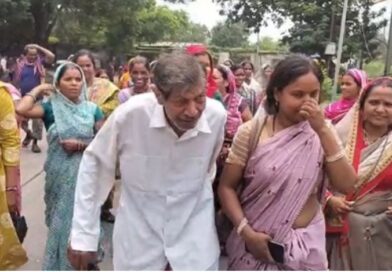 *कोरबा मादक द्रव्य पदार्थ बिक्री केंद्र को स्थानांतरित करने का महिलाओं ने जताया विरोध,पूर्व गृह मंत्री ननकीराम कंवर भी प्रदर्शन में हुए शामिल,अप्रिय घटना को रोकने पुलिस-प्रशासन की टीम मौके पर रही मौजूद*