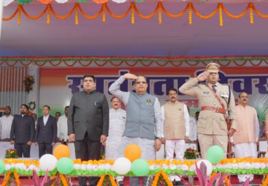 *कोरबा में 80 वें स्वतंत्रता दिवस हर्षोल्लास और उमंग के माहौल से मनाया गया,मुख्य अतिथि बिलासपुर विधायक अमर अग्रवाल ने ध्वजारोहण कर परेड की सलामी ली,शहीद जवानों के परिजनों को किया सम्मानित*