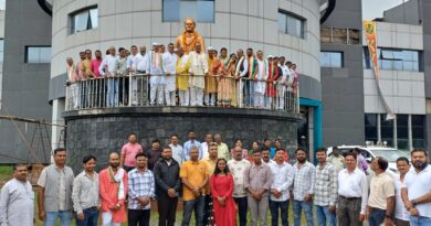 *कोरबा: – जिला कांग्रेस कमेटी कोरबा द्वारा देश के पूर्व प्रधानमंत्री, भारत रत्न स्व. राजीव गांधी जी का 82 वां जन्म दिवस को सद्भावना दिवस के रूप में मनाया गया। प्रियदर्शनी इंदिरा स्टेडियम परिसर टी. पी. नगर कोरबा में स्व राजीव गांधी जी के प्रतिमा पर माल्यार्पण किया गया, उपस्थित समस्त कांग्रेस जनों ने पुष्प अर्पित कर नमन किया*