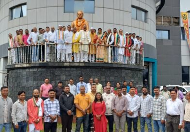 *कोरबा: – जिला कांग्रेस कमेटी कोरबा द्वारा देश के पूर्व प्रधानमंत्री, भारत रत्न स्व. राजीव गांधी जी का 82 वां जन्म दिवस को सद्भावना दिवस के रूप में मनाया गया। प्रियदर्शनी इंदिरा स्टेडियम परिसर टी. पी. नगर कोरबा में स्व राजीव गांधी जी के प्रतिमा पर माल्यार्पण किया गया, उपस्थित समस्त कांग्रेस जनों ने पुष्प अर्पित कर नमन किया*