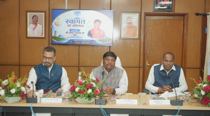 *खनन प्रभावित वन भूमि के पुनरुद्धार में वैज्ञानिक वानिकी को सर्वोच्च प्राथमिकता : वन मंत्री केदार कश्यप,वन मंत्री ने ली सार्वजनिक व निजी उपक्रमों तथा वन विभाग के वरिष्ठ अधिकारियों की उच्चस्तरीय बैठक,वैज्ञानिक पुनरुद्धार, स्थानीय प्रजातियों के रोपण और वन्यजीव संरक्षण पर दिए सख्त निर्देश*