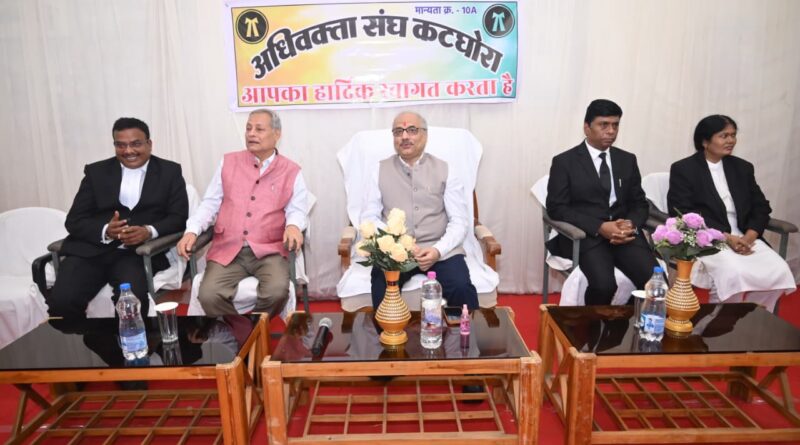 *माननीय मुख्य न्यायमूर्ति श्री रमेश सिन्हा ने किया व्यवहार न्यायालय, कटघोरा जिला कोरबा का निरीक्षण व न्यायालयीन व्यवस्थाओं, अधोसंरचना का लिया जायजा, अधिवक्ता संघ की समस्याओं के संबंध में की चर्चा*