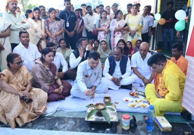 *उद्योग मंत्री लखन लाल देवांगन और विधायक प्रेमचंद पटेल ने घुड़देवा में ₹99.64 लाख की लागत से निर्मित नवीन शाला भवन का किया लोकार्पण, विद्यार्थियों को मिली बेहतर शैक्षणिक सुविधा  0 99.64 लाख की लागत की शासकीय उच्चतर माध्यमिक विद्यालय के नवीन भवन का लोकार्पण*
