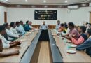 *SECL दीपका प्रबंधन और भूविस्थापित किसान कल्याण समिति के बीच सार्थक वार्ता, मांगों पर त्वरित कार्रवाई का मिला ठोस आश्वासन,जीपीएस बाध्यता समाप्त कर लंबित मुआवजा, ₹5 लाख अतिरिक्त प्रोत्साहन राशि और पुनर्वास ग्रामों में बुनियादी सुविधाओं का मुद्दा प्रमुखता से उठा,1986 से रोजगार से वंचित परिवारों की पुनः समीक्षा, स्वरोजगार के लिए ₹20 लाख तक की निविदा सीमा और समान अवसर देने की मांग,आंदोलन नहीं, संवाद और समाधान प्राथमिकता—सपुरन कुलदीप (अध्यक्ष)*