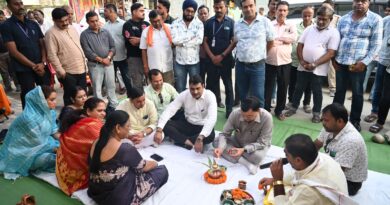 *जनसुविधाओं को नई गति दे रहे उद्योग मंत्री, 1.74 करोड़ के विकास कार्यों का भूमिपूजन,पंडित रविशंकर शुक्ल जोन के 10 विकास कार्यों की मंत्री लखनलाल देवांगन एवं महापौर संजू देवी राजपूत ने रखी आधारशिला*